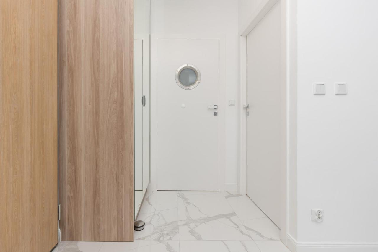 Cosy Apartment On Wola Goleszowska By Noclegi Renters Warsaw Luaran gambar